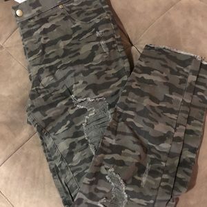 Army jeans size large! Never been worn